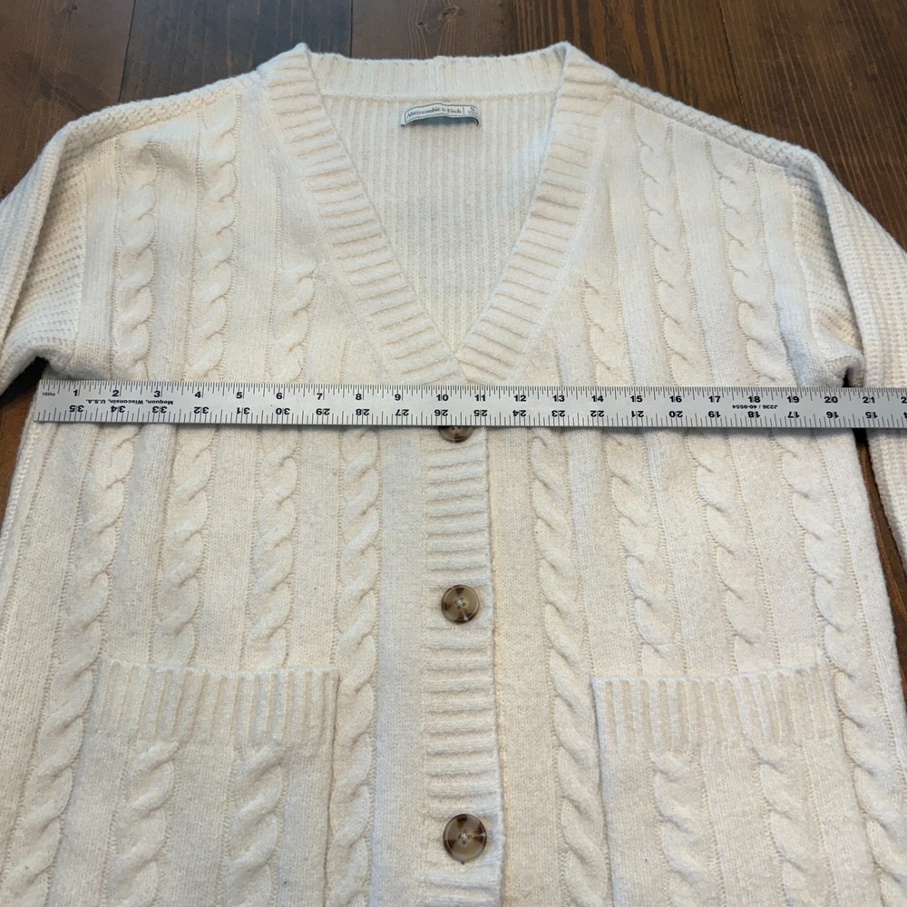 Abercrombie & Fitch Cable Knit Oversized Cardigan Sweater Womens Small Cream - Picture 3 of 7